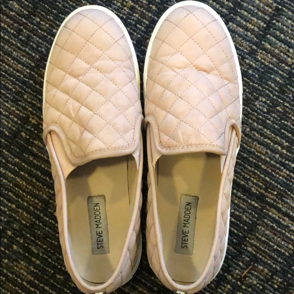 Blush pink Steve Madden slides